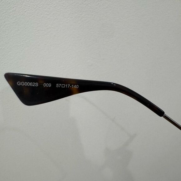 GUCCI Unisex Aviator sunglasses - Picture 6 of 6